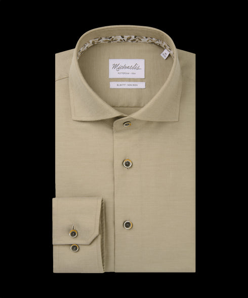 Lichtbruin overhemd met diagonale strepen