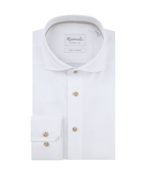 Wit overhemd met bruine band in kraag